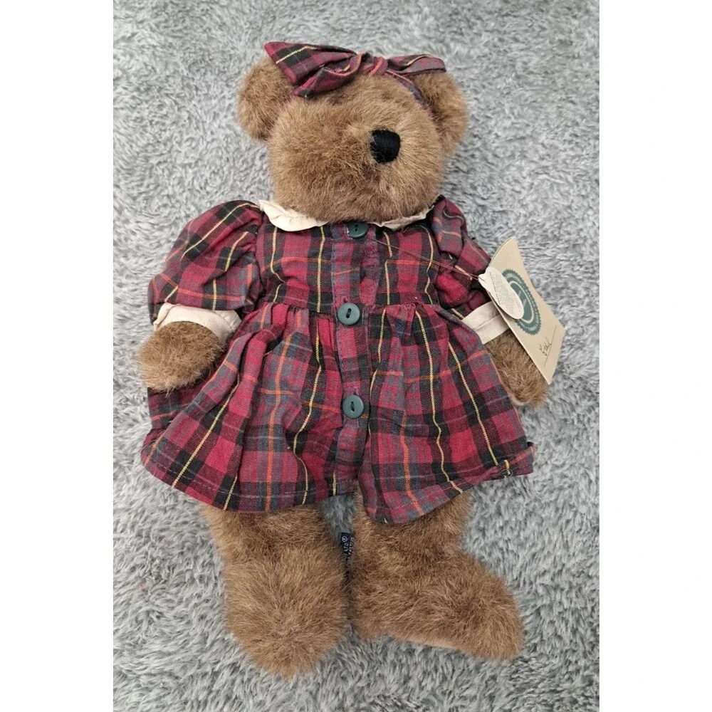 Lot of 8 VTG Boyds Bears Holiday Plush Teddy Santa Plaid Dress Cat Scarf Robe